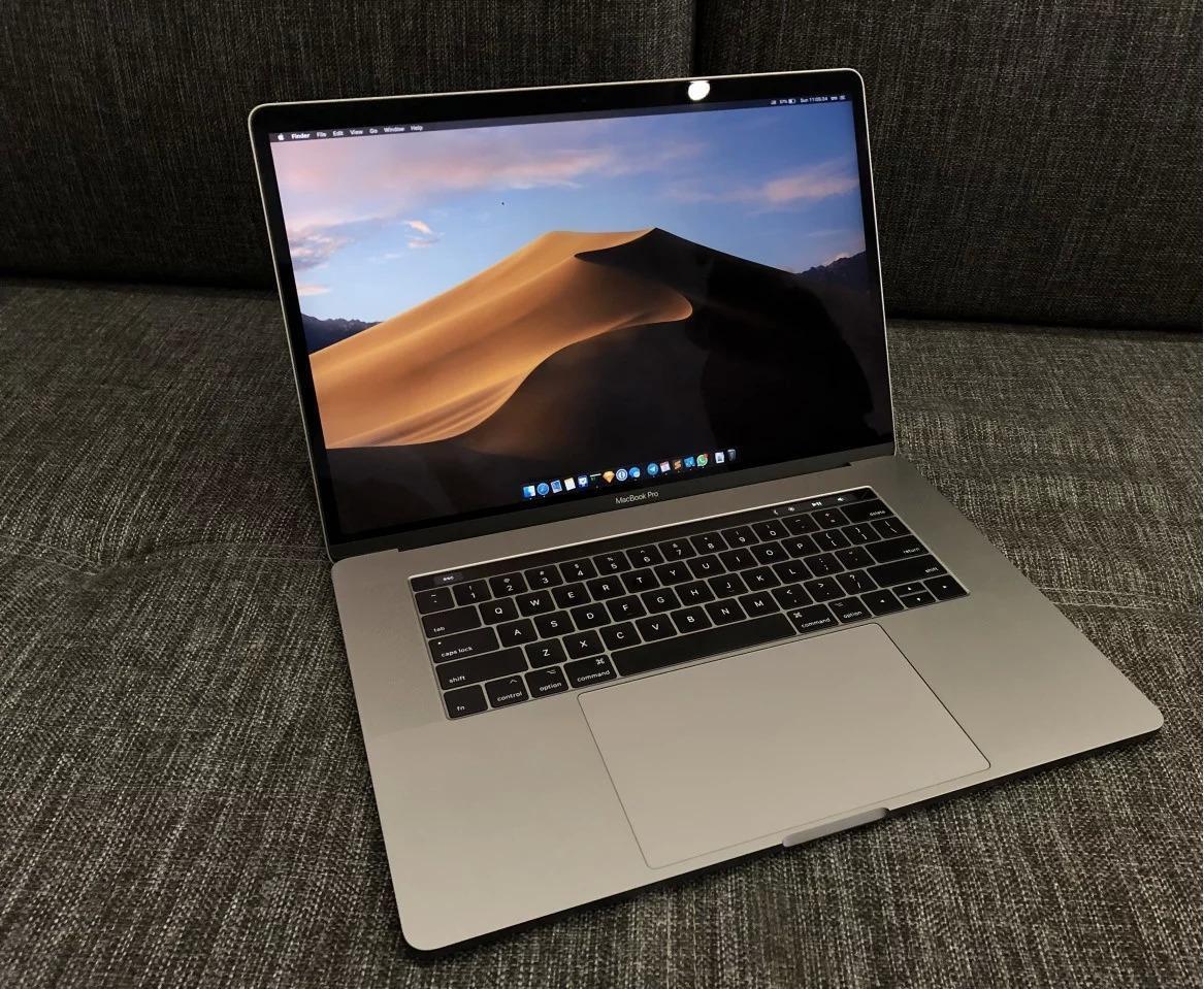 New MacBook-Pro-15-2017 With Accessories For Sell